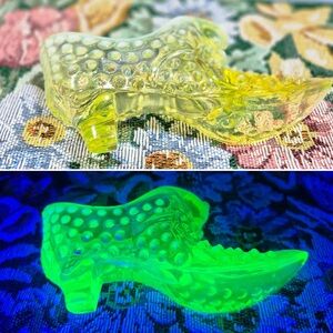 Fenton Vaseline Glass Cat Head Heel - Vintage Glass Shoe - Topaz Yellow GLOWS